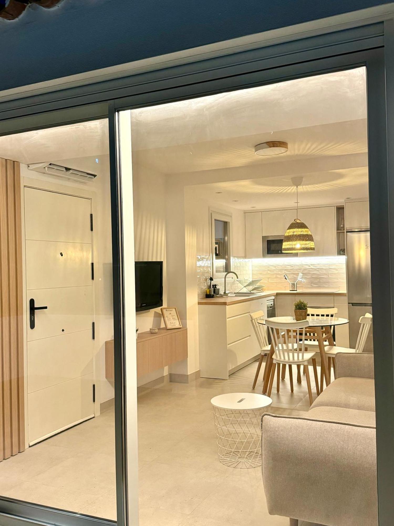 Sunnypalms - Beachfront Penthouse With Stunning Sea View Estepona Zewnętrze zdjęcie