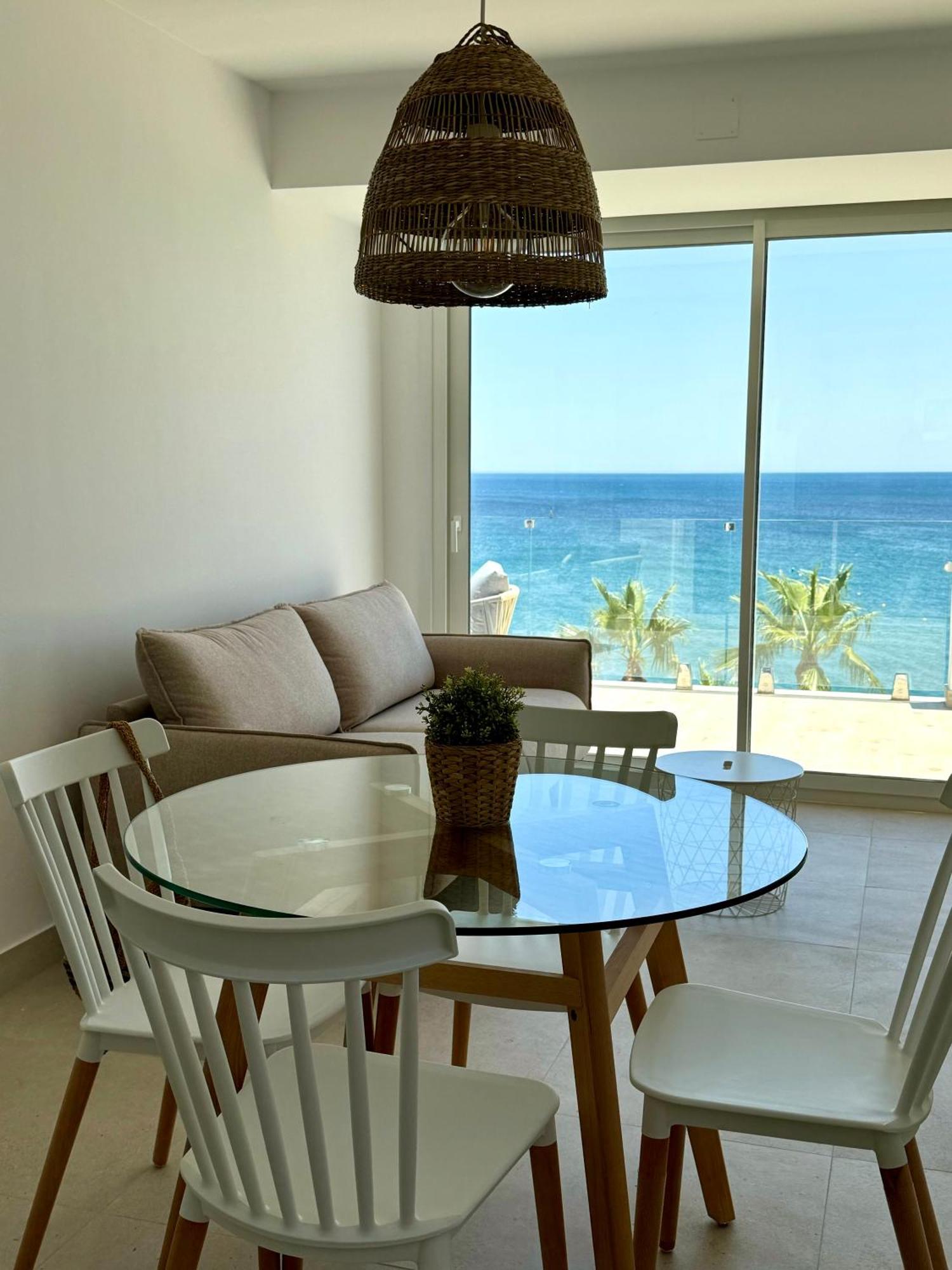 Sunnypalms - Beachfront Penthouse With Stunning Sea View Estepona Zewnętrze zdjęcie