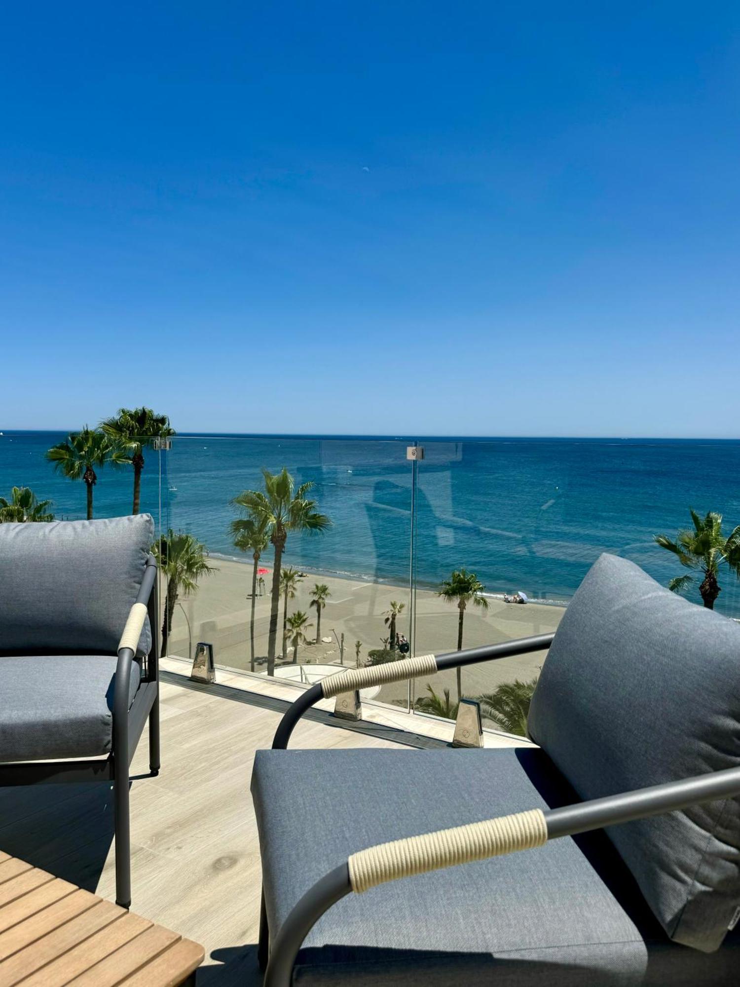 Sunnypalms - Beachfront Penthouse With Stunning Sea View Estepona Zewnętrze zdjęcie