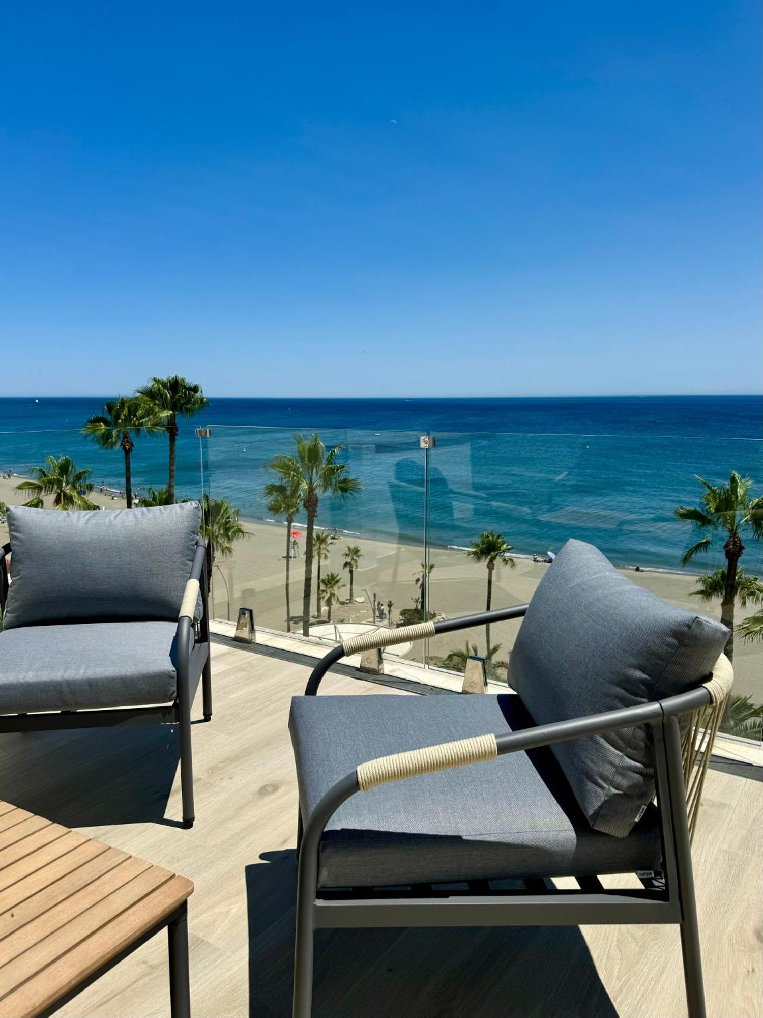 Sunnypalms - Beachfront Penthouse With Stunning Sea View Estepona Zewnętrze zdjęcie